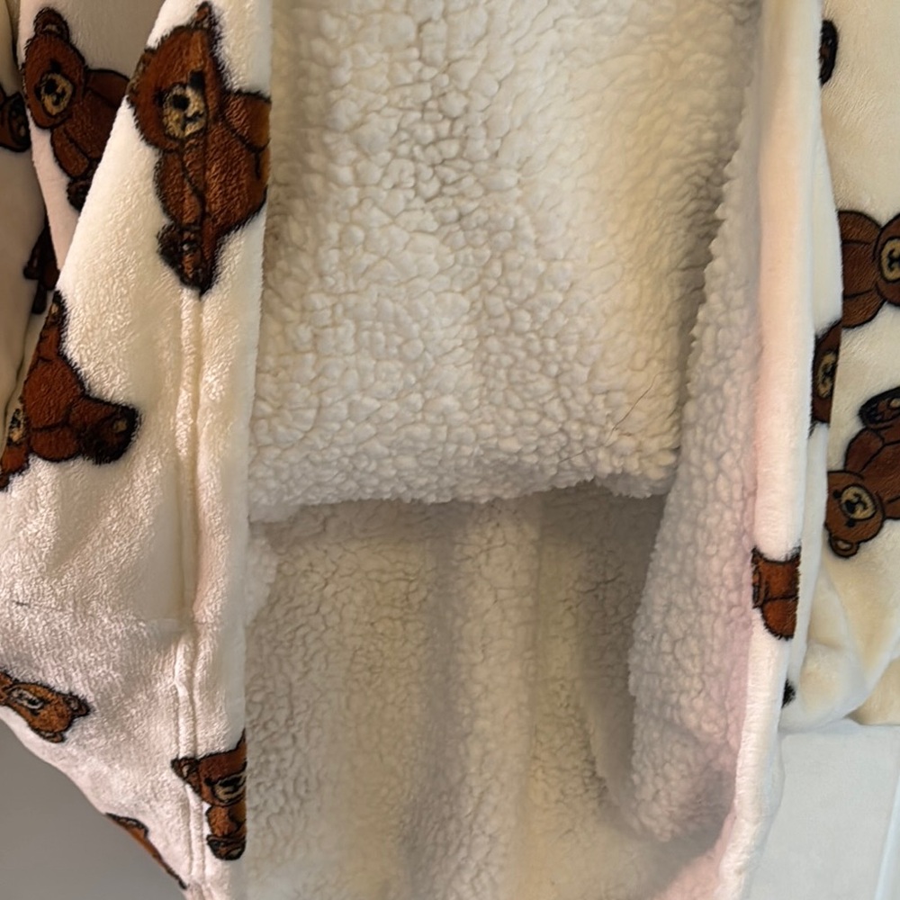 Adorable Bear Print Sherpa Blanket Hoodie Blanket - Picture 6 of 8